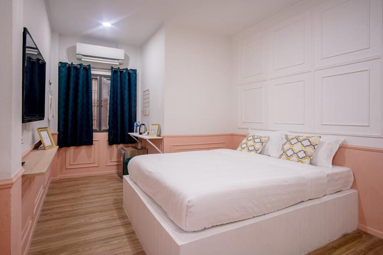Isara Boutique Hotel And Cafe Phuket Exterior foto
